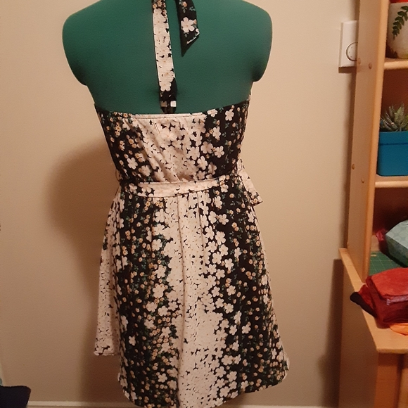 Halter dress - Picture 3 of 3